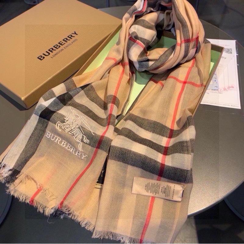 BURBERRY Scarf-225